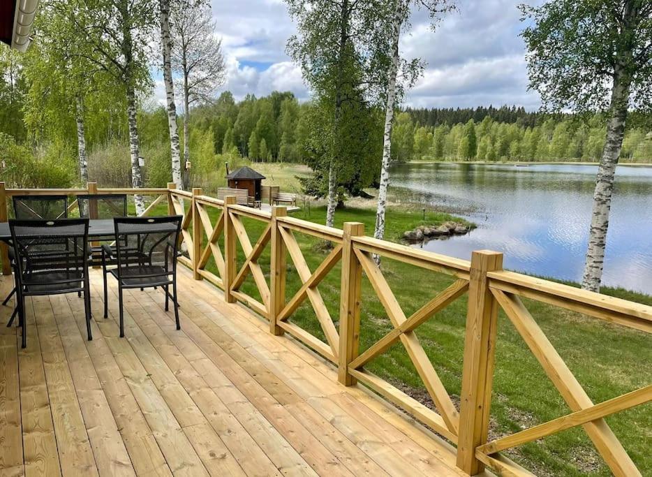 Mysig Stuga Med Sjoetomt, Naera Jaervsoebacken Jarvso Exterior foto