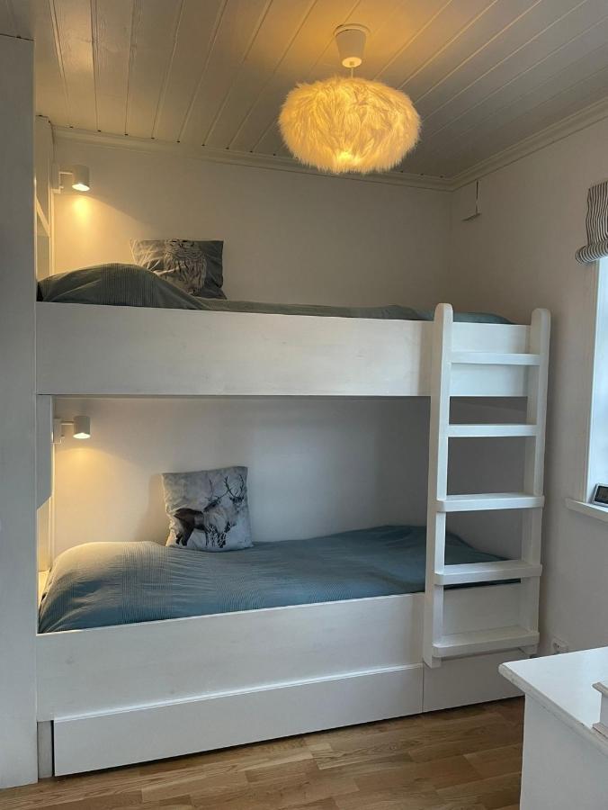 Mysig Stuga Med Sjoetomt, Naera Jaervsoebacken Jarvso Exterior foto